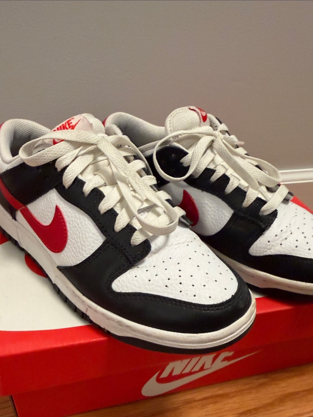 Nike Men’s Low-Top Sneakers - White/Black/Red